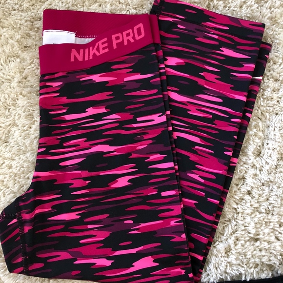 Nike Pants - Nike Pro Camo Capri's